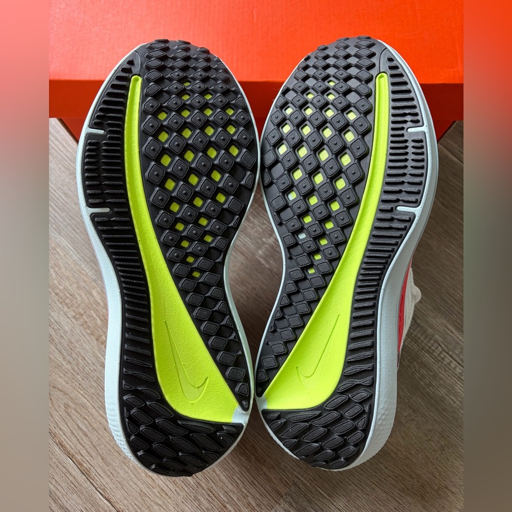 Nike White and Neon Green Sneakers - Picture 5 of 8